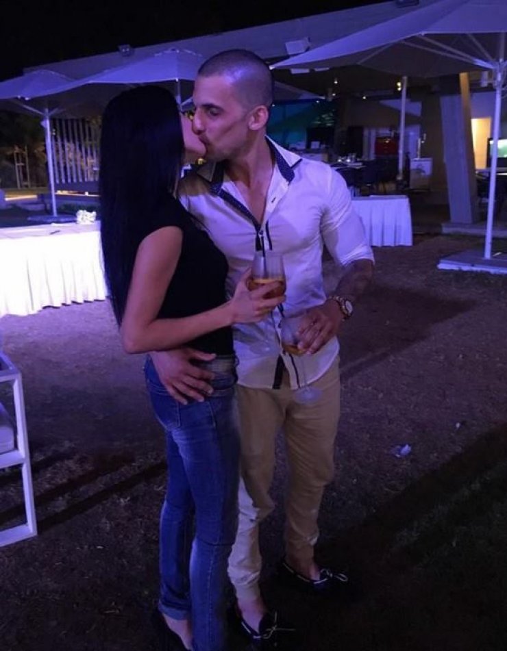 Τα καυτά φιλιά επώνυμης Κύπριας με επιχειρηματία της Λεμεσού