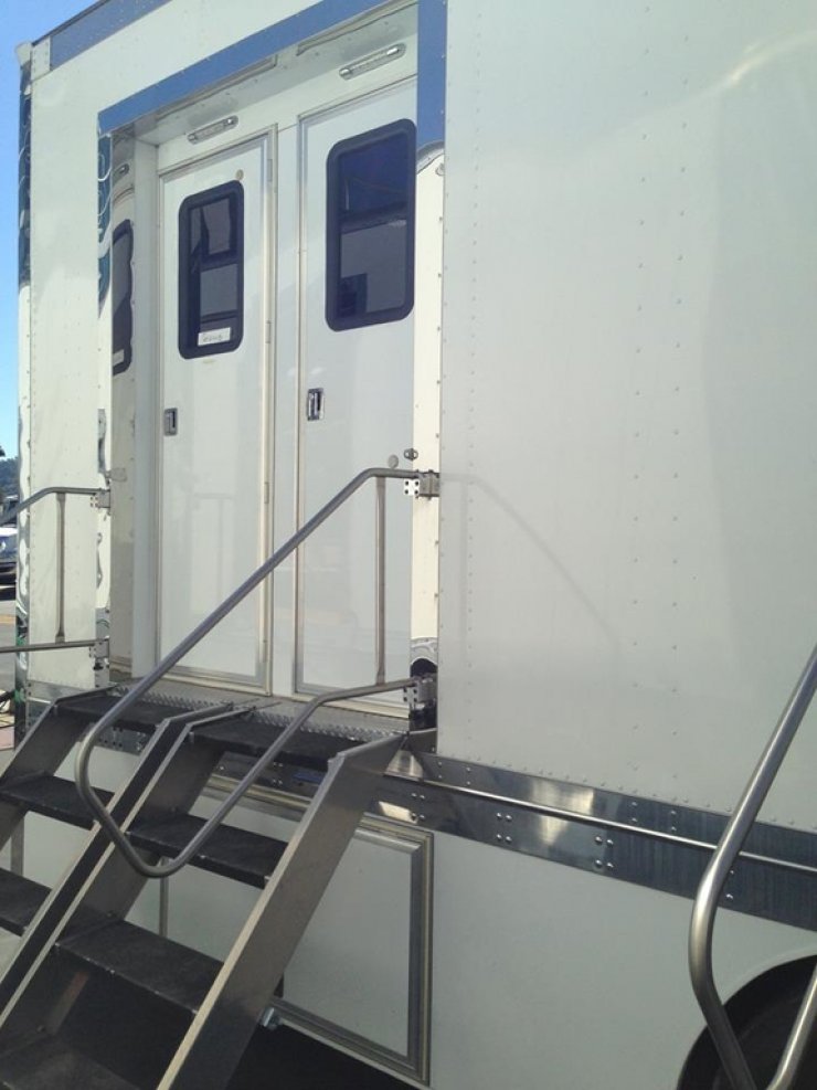 Πασίγνωστος Έλληνας ηθοποιός μετακόμισε στο Λος Άντζελες και πήρε τον πρώτο του ρόλο