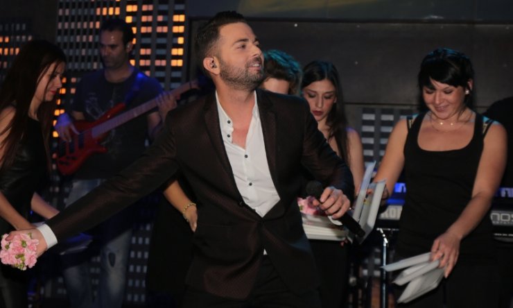 ΣΟΚ: έπεσε από την πίστα στο κενό ο Ηλίας Βρεττός!