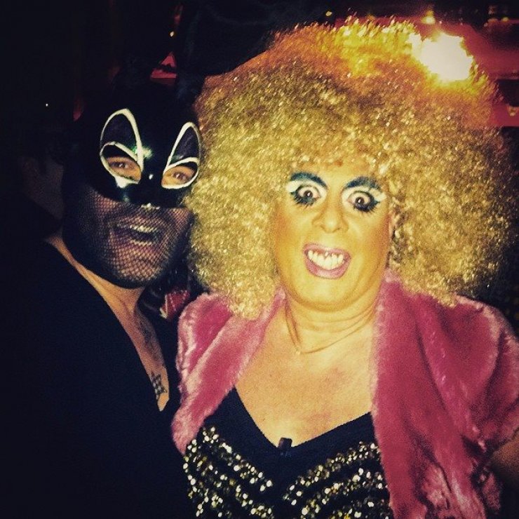 Η απίστευτη μεταμόρφωση Έλληνα παρουσιαστή