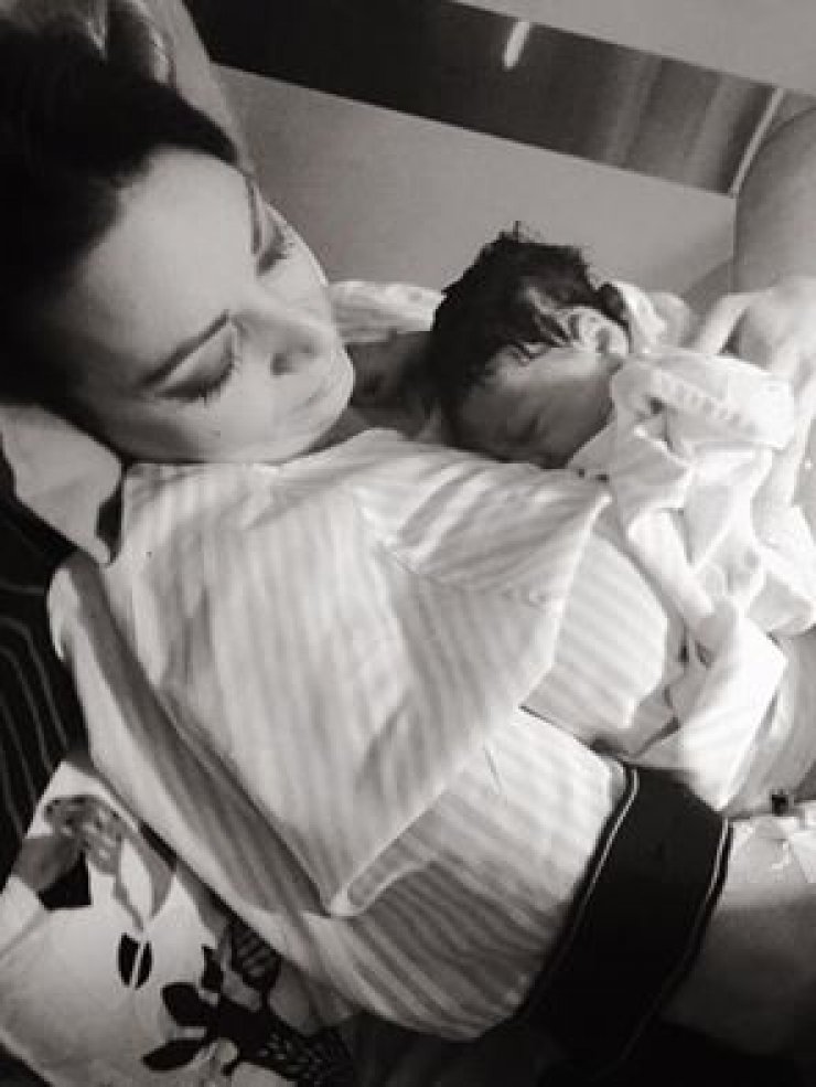 Κύπρια socialite έφερε στον κόσμο την κορούλα της