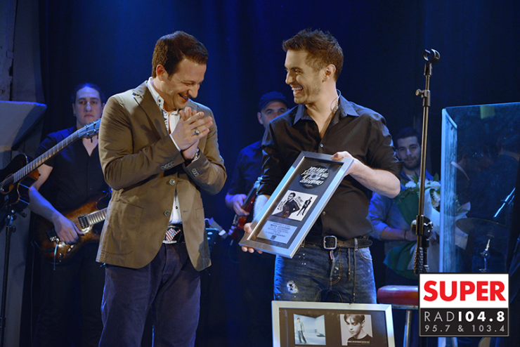 Ο Μιχάλης Χατζηγιάννης στο Red