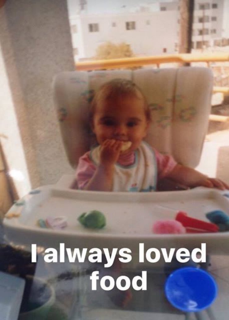 Ποια πανέμορφη Κύπρια είναι το γλυκό κοριτσάκι στη φωτογραφία;