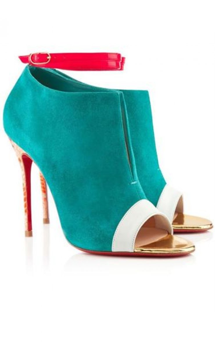 Τα καινούργια peep-toes του Louboutin 