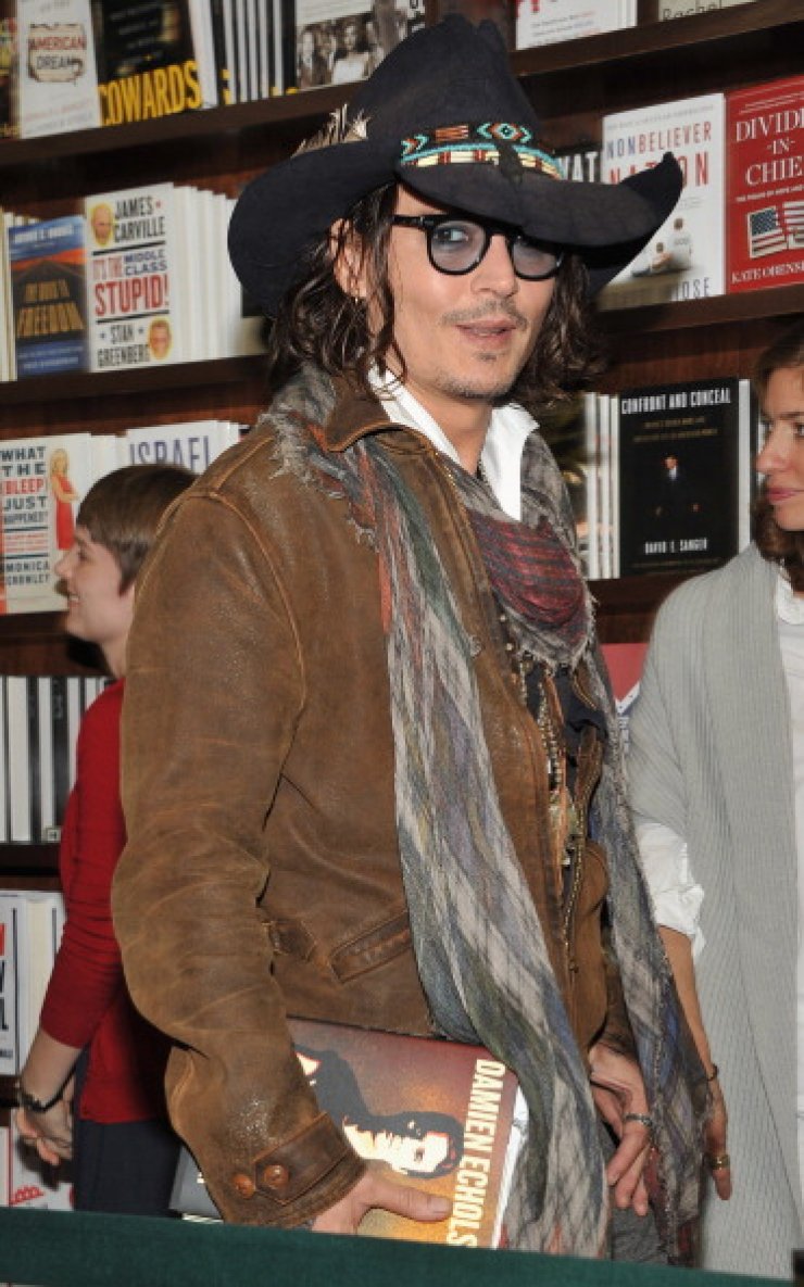 O Johnny Depp, τώρα και εκδότης