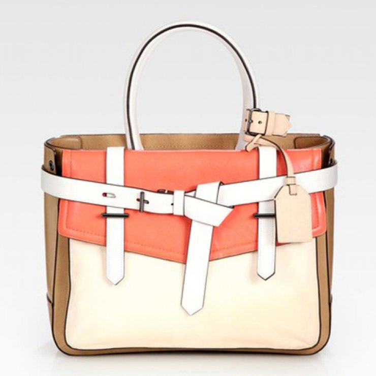 H Anna Wintour πουλά αυτήν την τσάντα στο Ebay