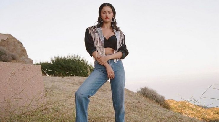 Τα μωβ μαλλιά της Selena Gomez θυμίζουν κάτι από παραμύθι!