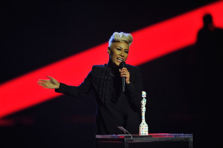 Brit Awards 2013: Σάρωσε η Emeli Sande 
