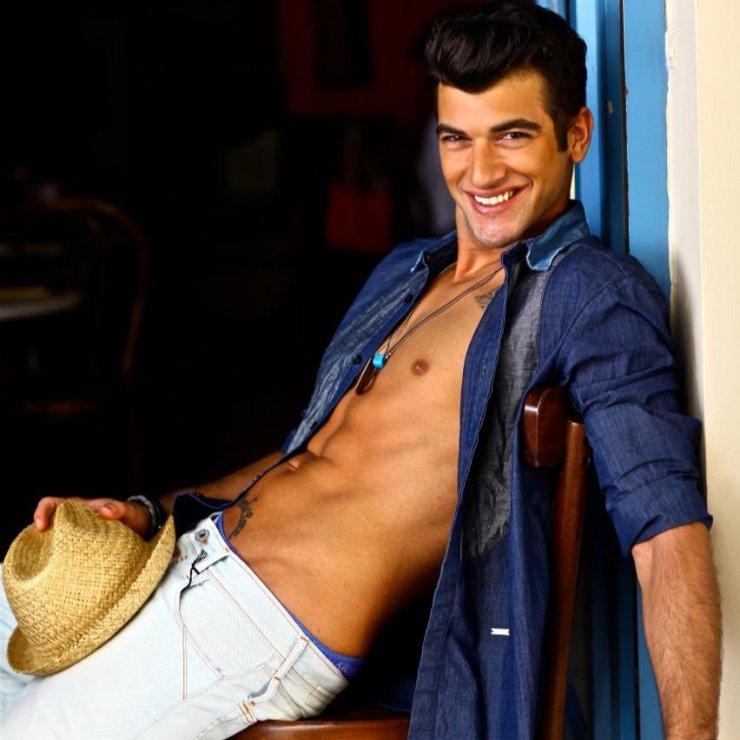 Μάνος Ιωάννου: Άνοιξε σαμπάνιες χωρίς την Ναταλία Γερμανού! [φώτο]