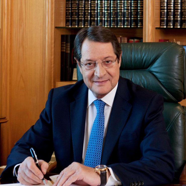 To post του Νίκου Αναστασιάδη για την ημέρα της γυναίκας