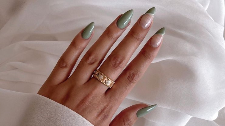 Sage nails: 7 ιδέες για να υιοθετήσεις το πιο hot χρώμα νυχιών του φθινοπώρου