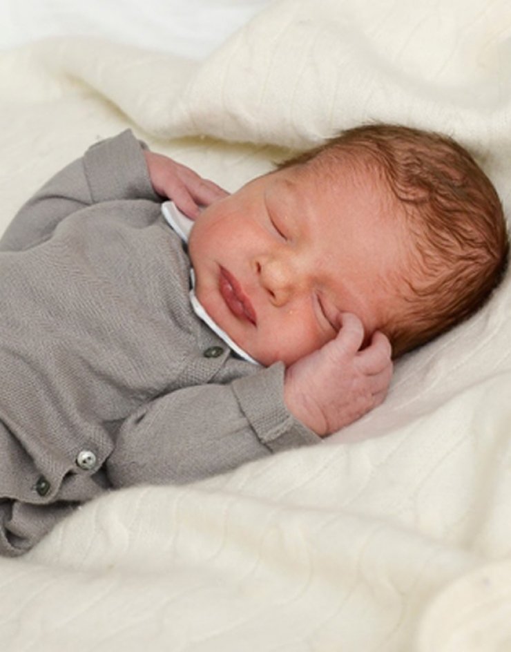 Είναι μόλις δύο ημερών - Η πρώτη φωτογραφία του μωρού τους...