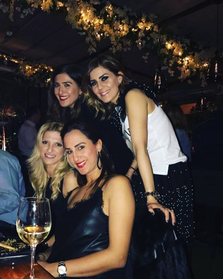 Τα γενέθλια της γιόρτασε επώνυμη Κύπρια μαζί με αγαπημένα της πρόσωπα