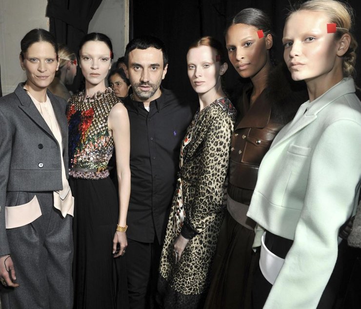 To fashion show του Givenchy στο PFW (Εικόνες)