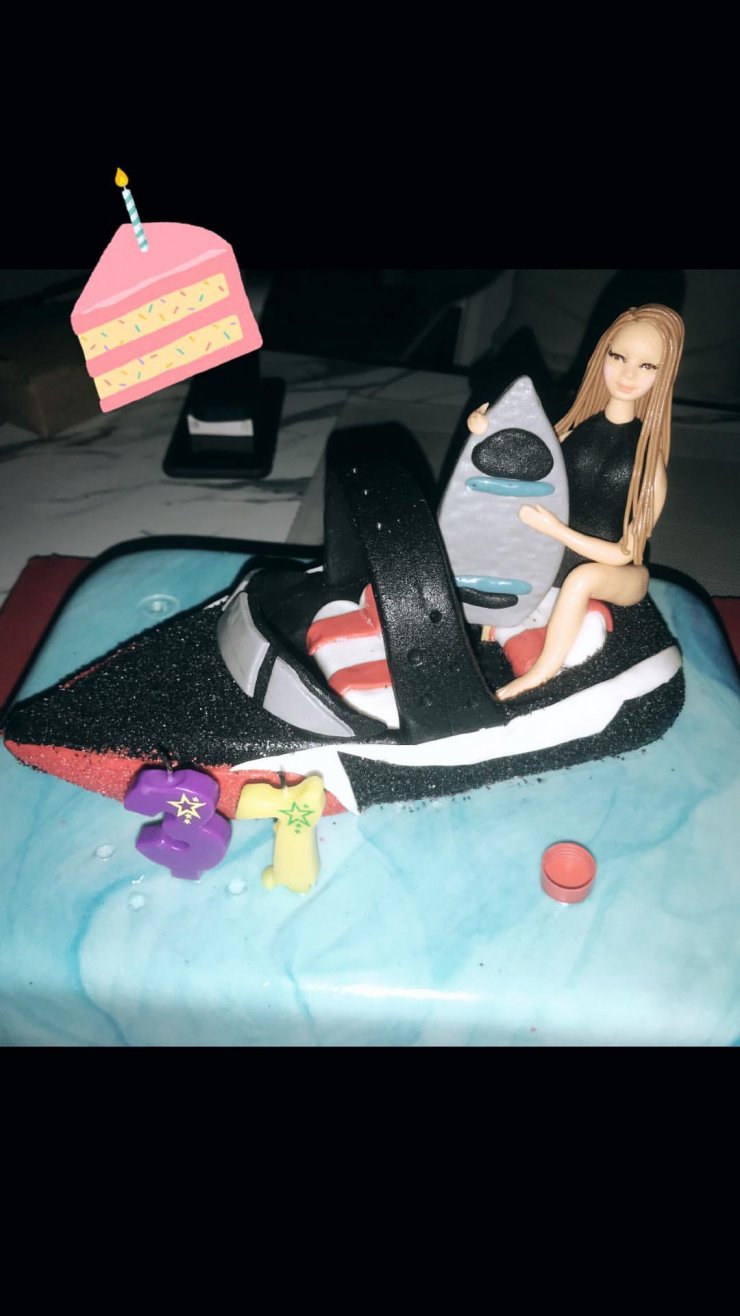 Επώνυμη Κύπρια γιόρτασε τα 37α γενέθλια της!