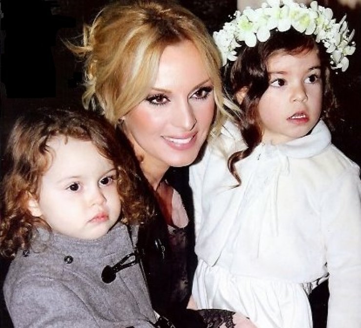 Πέγκυ Ζήνα: Η πρώτη επίσημη εμφάνιση με την κόρη της, Ηλέκτρα!