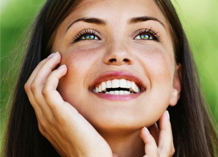 6 μύθοι που αφορούν τη στοματική μας υγεία