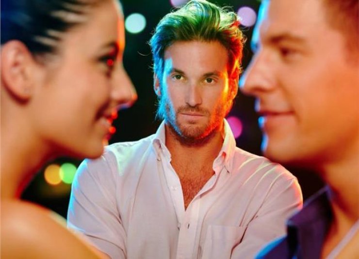 5 τρόποι για να αντιμετωπίσεις τη ζήλια του αγοριού σου