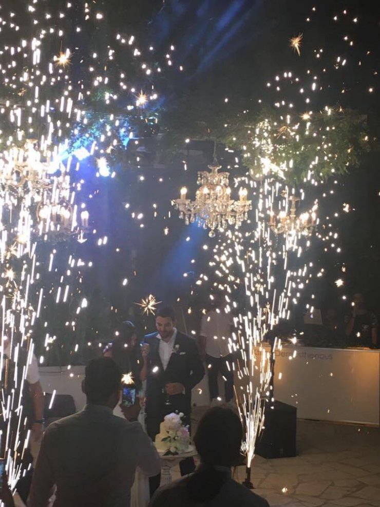 Δείτε το υπέροχο δεύτερο νυφικό της Άντρεας Κυριάκου [εικόνες + βίντεο]