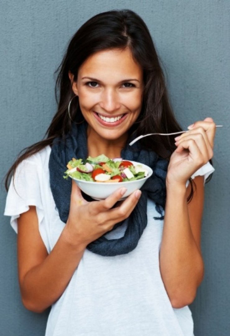 4 snacks που θα φας το βράδυ και θα σε κρατήσουν αδύνατη 