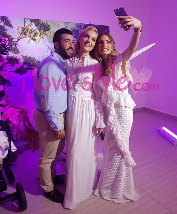 Αποκλειστικό! Δείτε την εντυπωσιακή διακόσμηση στο δείπνο για την βάφτιση της κόρης της Άντρης Καραντώνη
