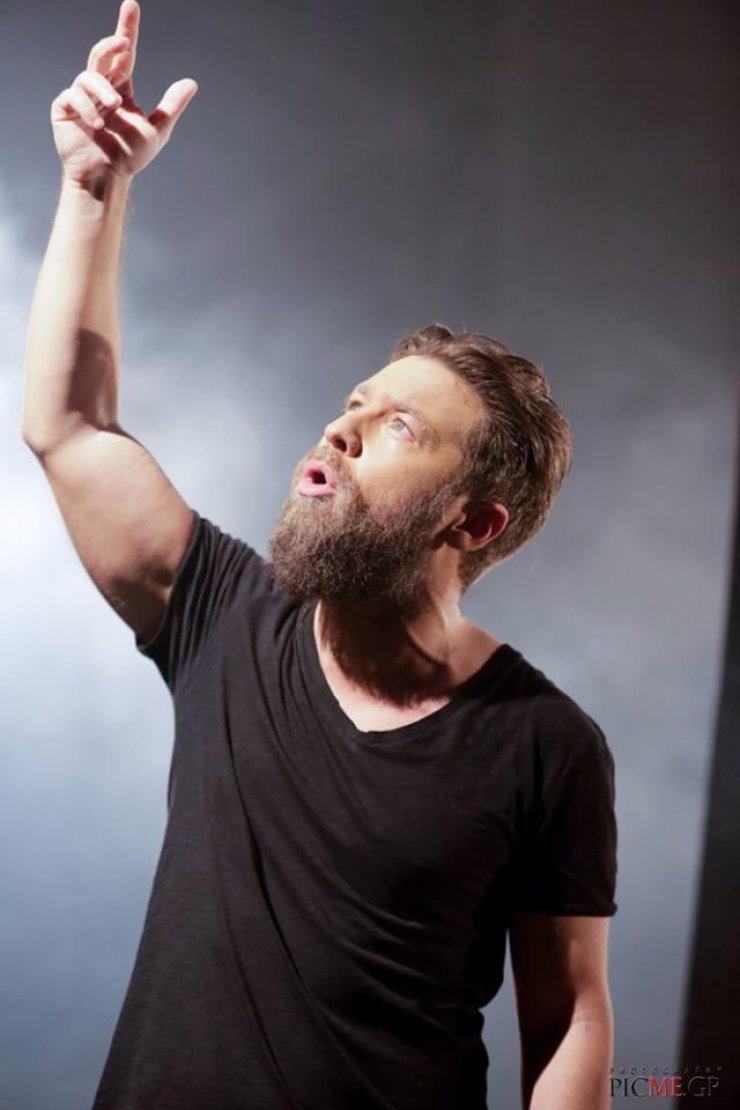 «Λύγισε» για τον πατέρα του ο Γιάννης Βαρδής: «δωσ’ μου πνοή να κρατηθώ»