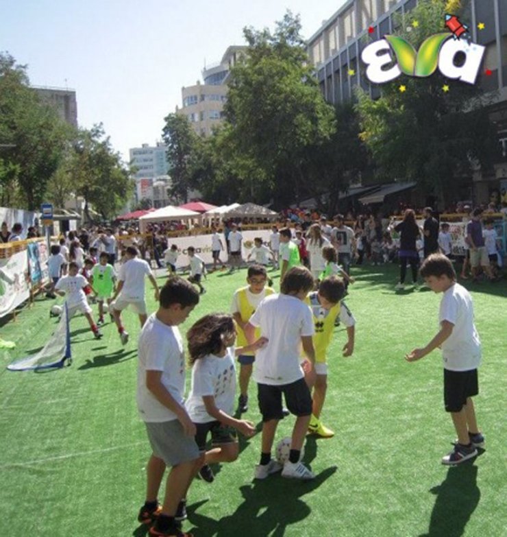 Ο χυμός ΕΝΑ στο Nicosia Pop-up Football Fiesta