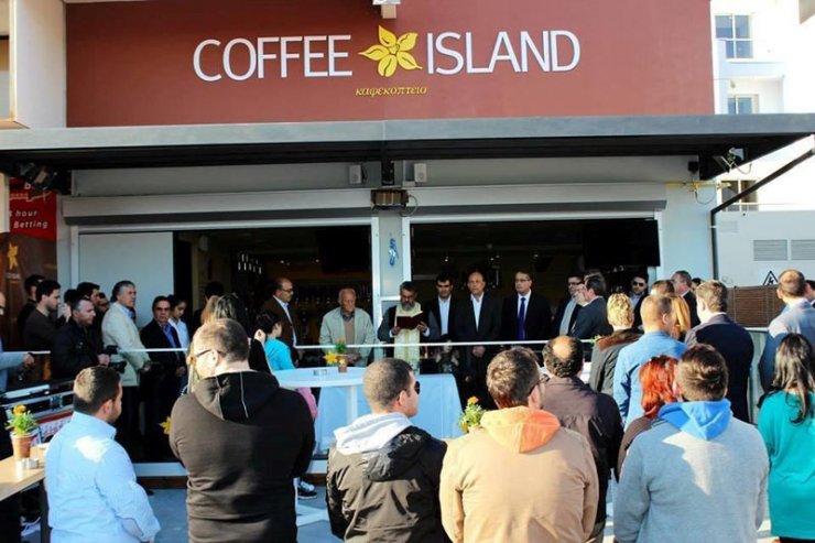 Πήγαμε στα εγκαίνια του Coffee Island στη Λάρνακα [εικόνες]