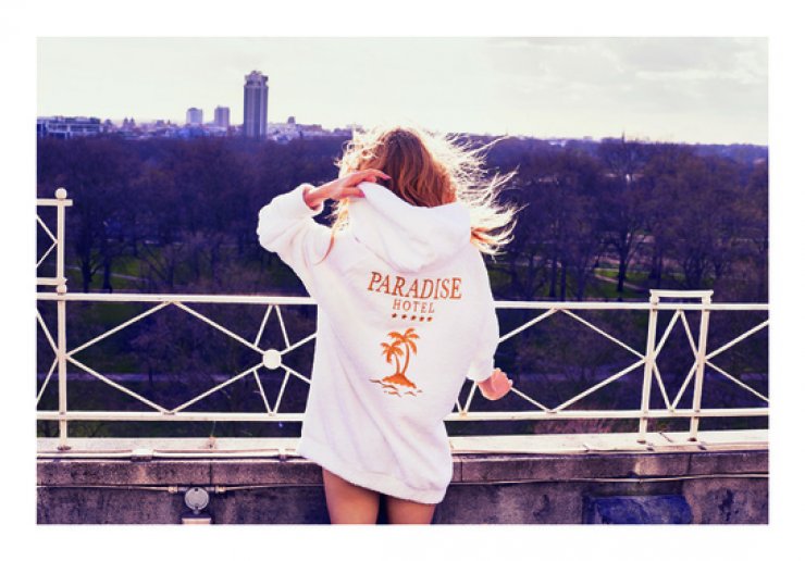 Το Topshop πάει διακοπές με τους σταρ