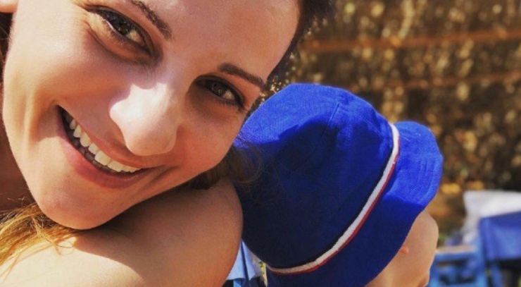 Δέσποινα Ολυμπίου: Η σπάνια ανάρτηση που έκανε μαζί με τον γιο της στη θάλασσα [εικόνα]