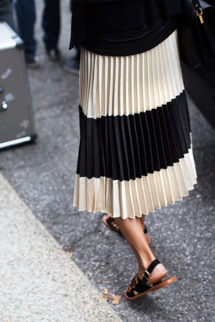 Pleated skirts: Η νέα λατρεία 