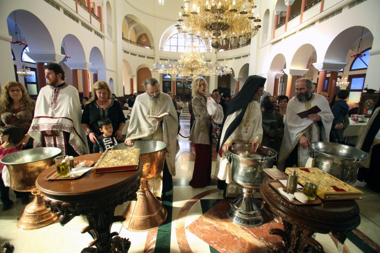 Ομαδική βάπτιση επτά παιδιών στη Λευκωσία 