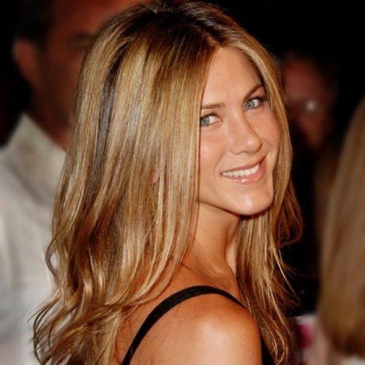 Ποιo φαγητό θα έτρωγε από το πάτωμα η Jennifer Aniston από τη λιγούρα της;
