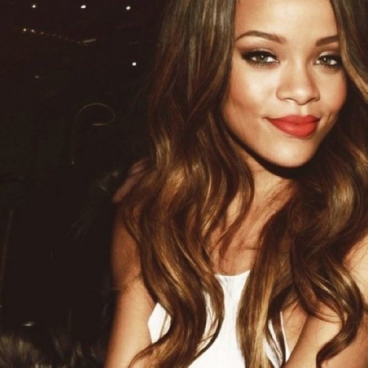 Δε φαντάζεστε πώς ήταν η Rihanna πριν γίνει διάσημη! [εικόνα]