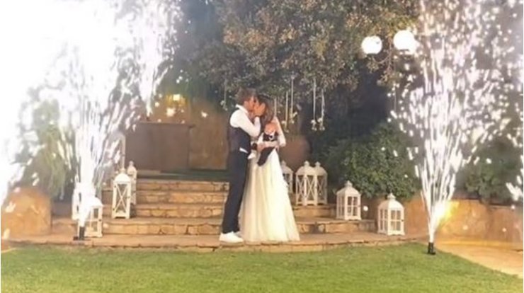 Άκης Πετρετζίκης: Ο σεφ μόλις δημοσίευσε τα πρώτα βίντεο από τον γάμο του και την βάπτιση του γιου του 