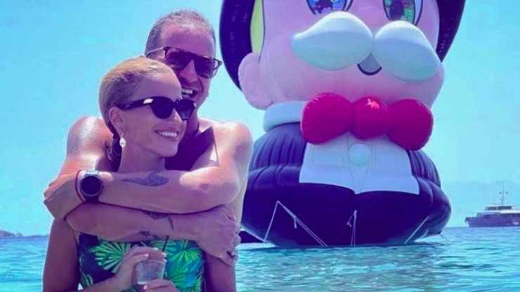 Τσουρούλλης - Γιολίτη: Πήγαν στο χωριό της, ζύμωσαν, φούρνισαν και έφτιαξαν ένα απολαυστικό πρόγευμα [εικόνες]