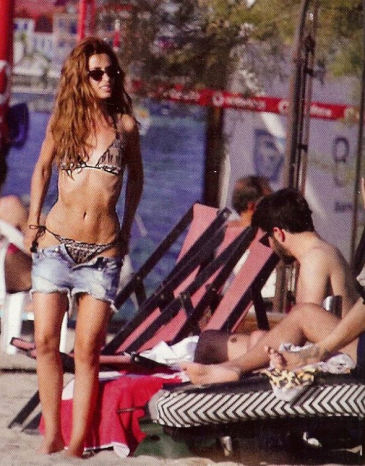 Ραντεβού στην παραλία για Φουρέιρα - Λυκούδη: Έκαναν το πρώτο τους μπάνιο [εικόνες]