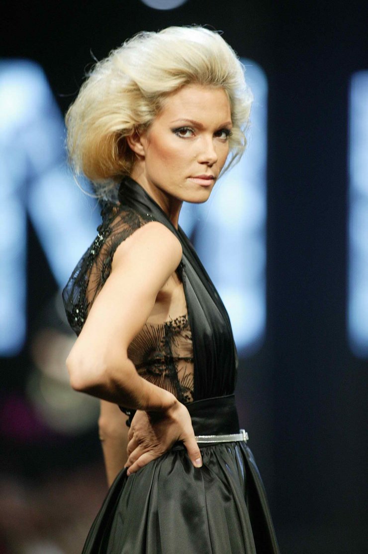 Αυτό είναι το νυφικό που φόρεσε η Βίκυ Καγιά στον γάμο της!