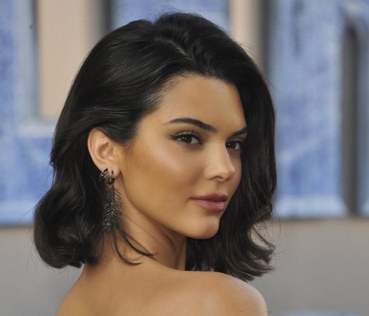 H τσάντα της Kendall Jenner είναι ότι πιο hot για τη νέα σεζόν