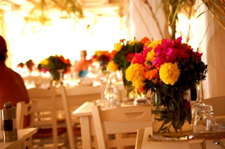 Ποια παρέα Κυπρίων διασκέδαζε στο Nammos στη Μύκονο!