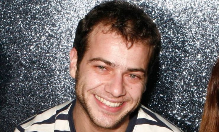 Ορέστης Τζιόβας: Σερβιτόρος για επιπλέον εισόδημα!