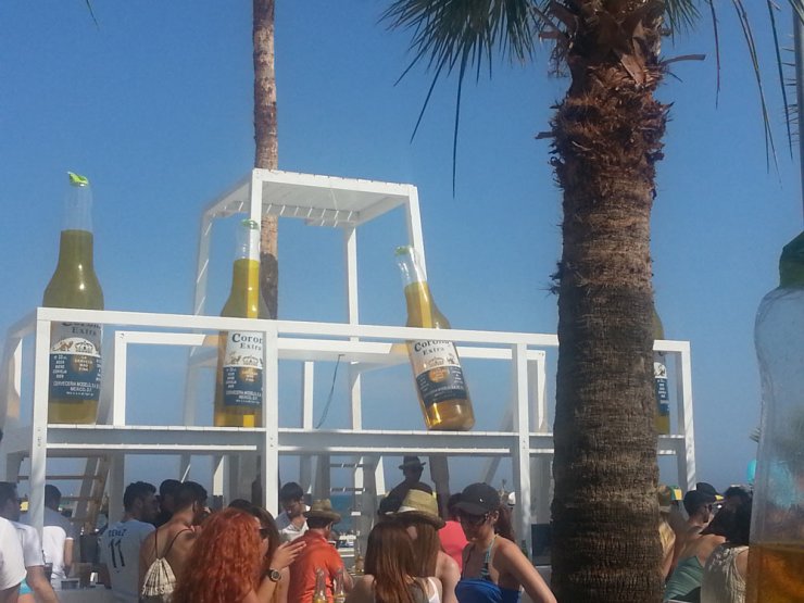 Η Corona Extra δίνει το στίγμα της