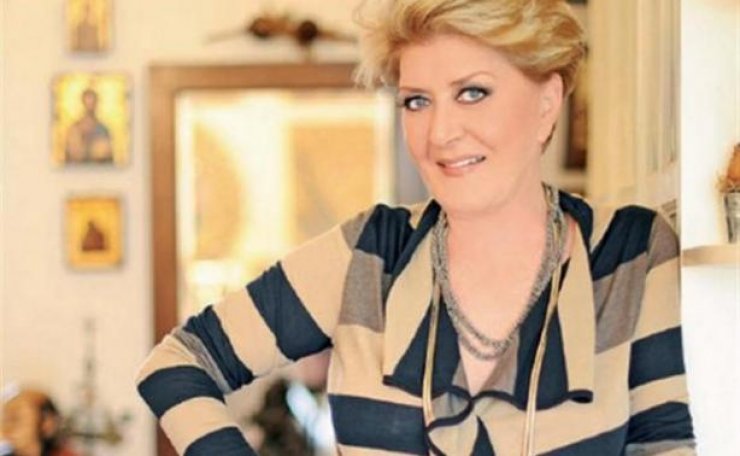 Σοκάρει η Βάσια Τριφύλη