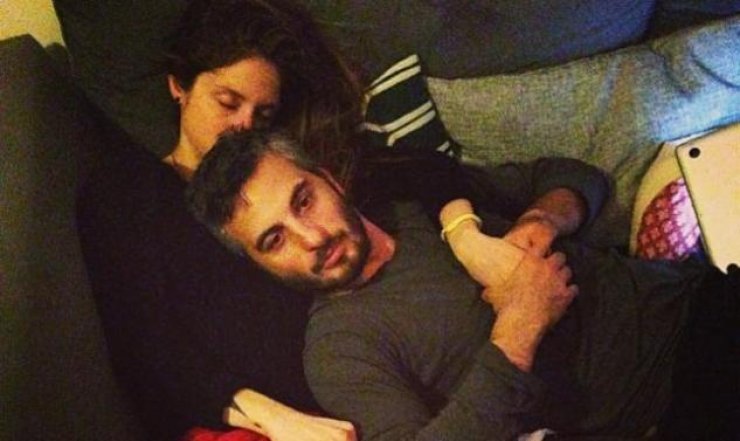 Καρβέλα - Πανουργιάς: Εξαντλημένοι από τις φροντίδες του μπέμπη