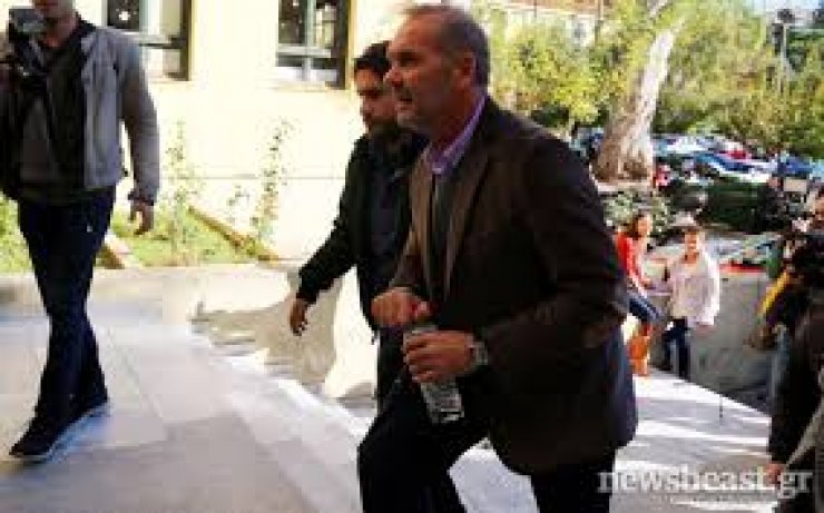 Δικηγόρος Πέτρου Κωστόπουλου: «Έχει πουλήσει όλη την περιουσία του για να ξεχρεώσει»