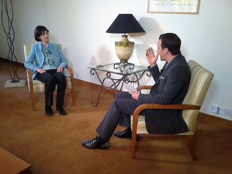 Backstage φωτογραφικό υλικό της συνάντησης του Χρύσανθου Τσουρούλλη με τη Ντέλια Βελκουλέσκου