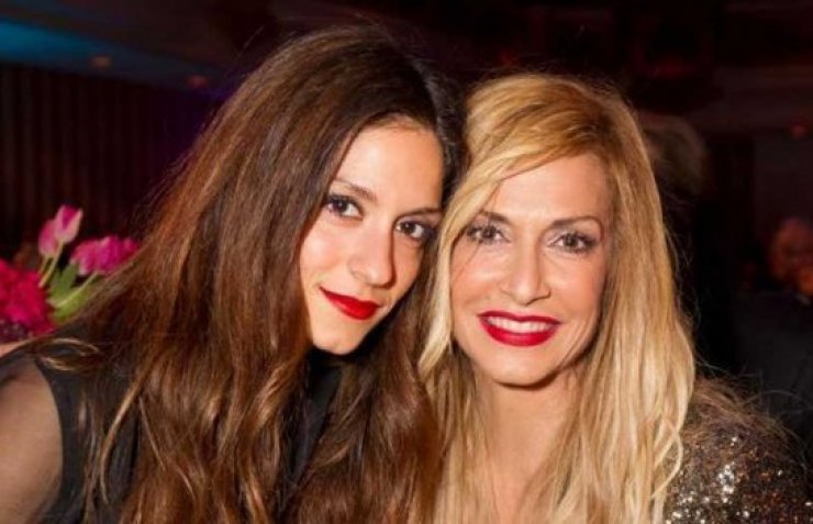 Έξαλλη η Βίσση με την κόρη της!
