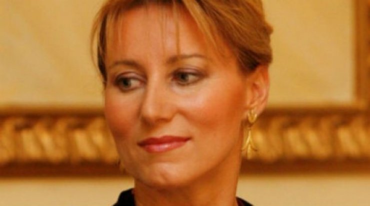 Η επιστροφή της Νατάσας Καραμανλή με τα δίδυμα από την Ιταλία [εικόνες]