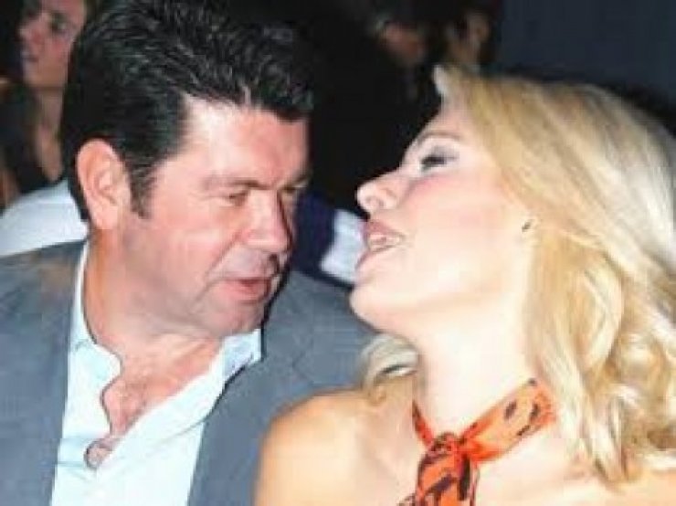 Ελένη Μενεγάκη: Στα πρόθυρα εγκεφαλικού