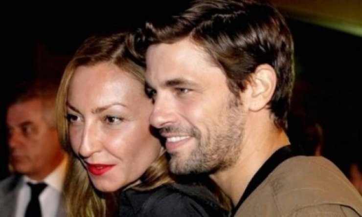 Αποστόλης Τότσικας: «Η Ζέτα Μακρυπούλια ήταν εκείνη που επέμενε στη Ρούλα να αγοράσει νυφικό»